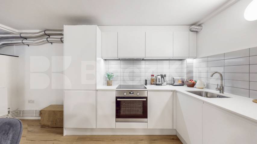 Modern studio apartment within a warehouse conversion in the trendy Dalston Springfield House lofts - Tyssen Street, Dalston